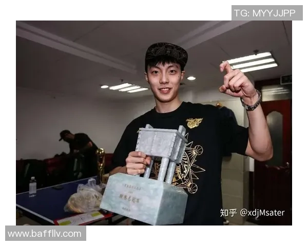 广东胡明轩:从青涩少年到篮球明星的成长之路与未来展望 广东胡明轩:从青涩少年到篮球明星的成长之路与未来展望