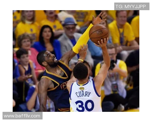 詹姆斯点赞勇士核心库里:NBA最强控卫之一的非凡之路 詹姆斯点赞勇士核心库里:NBA最强控卫之一的非凡之路